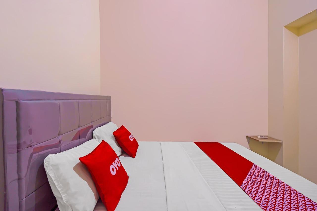 Hotel Oyo 92687 Alnindo Makaliwe Dżakarta Zewnętrze zdjęcie