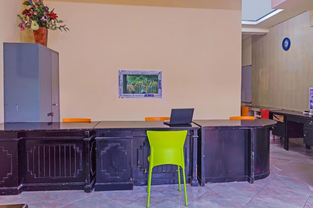 Hotel Oyo 92687 Alnindo Makaliwe Dżakarta Zewnętrze zdjęcie